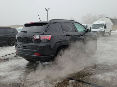 Used 2024 Jeep Compass Limited w/ High Altitude Package image 4