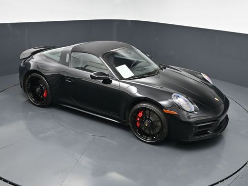 Certified 2022 Porsche 911 Targa 4 GTS AWD/4WD image 19