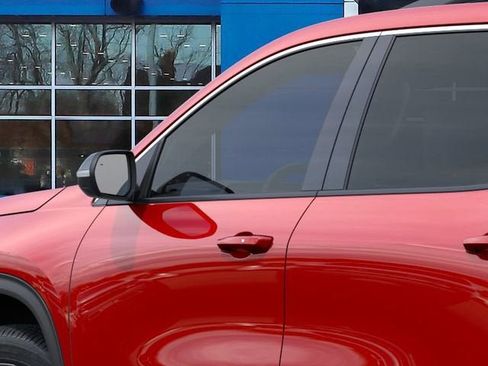 New 2026 Chevrolet Traverse LT w/ Sun and Wheel Package AWD/4WD image 12