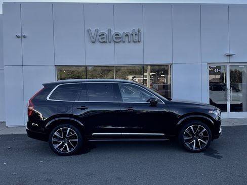 Certified 2024 Volvo XC90 B6 Ultimate w/ Protection Package image 3