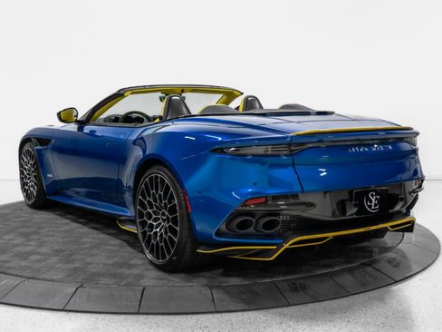 Used 2023 Aston Martin DBS Superleggera Volante RWD image 5