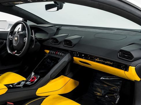 Used 2022 Lamborghini Huracan EVO AWD/4WD image 33