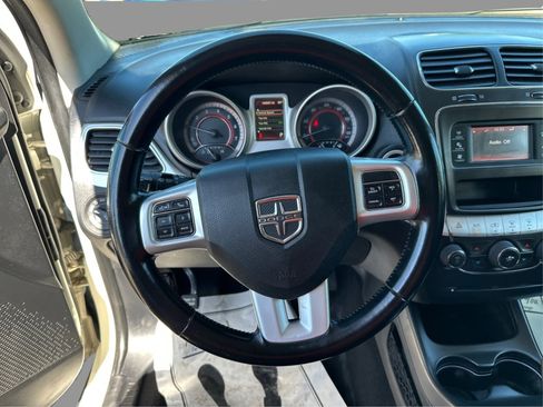 Used 2019 Dodge Journey SE w/ Connectivity Group FWD image 31
