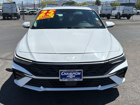 Used 2025 Hyundai Elantra SEL FWD image 2