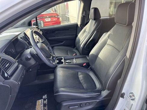 Used 2023 Honda Odyssey Elite image 7