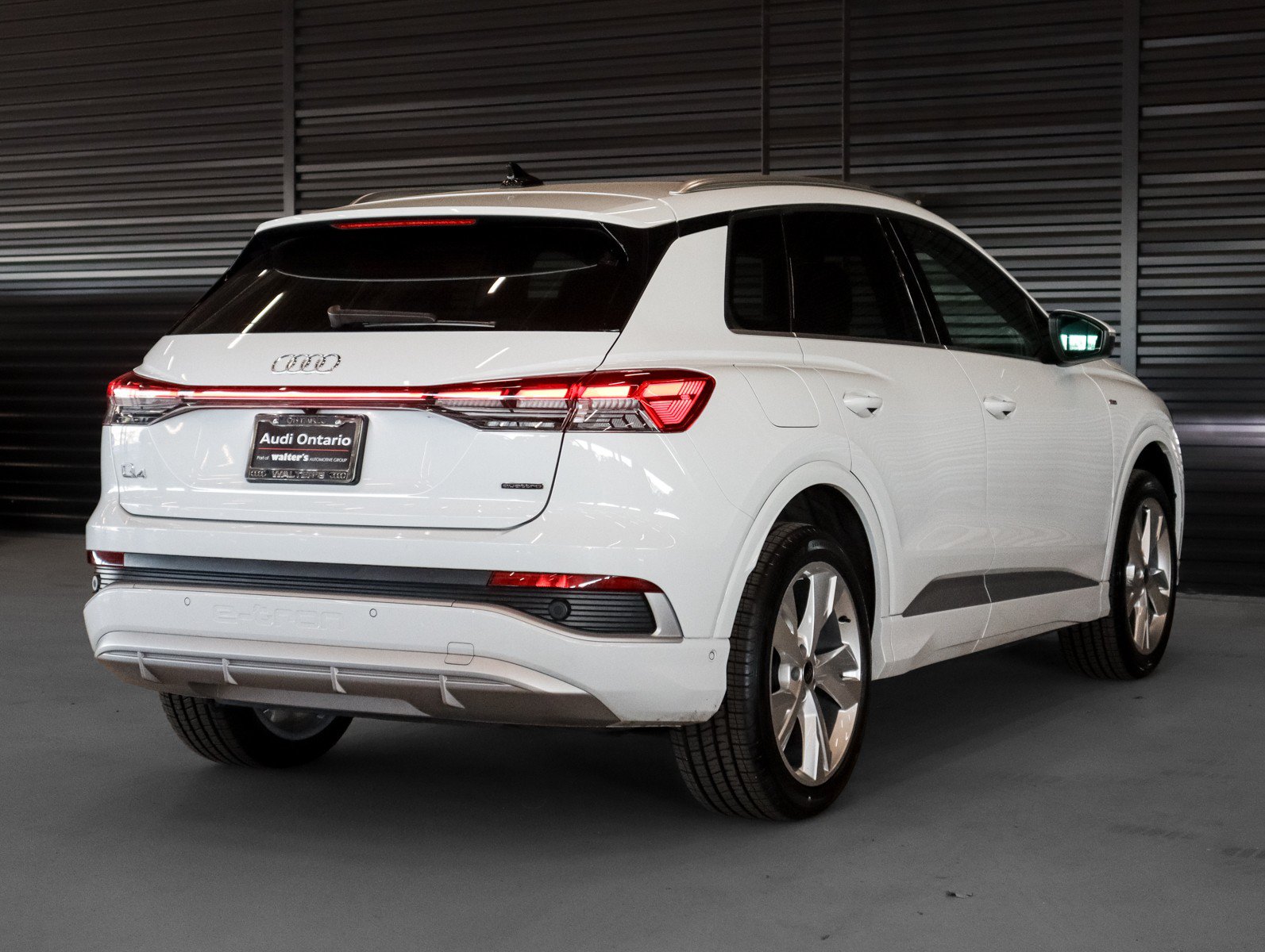 Used 2023 Audi Q4 e-tron Premium Plus w/ Premium Plus AWD/4WD image 15