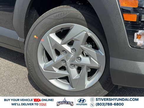 Used 2026 Hyundai Kona SE FWD image 4