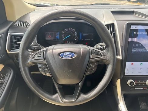 Certified 2024 Ford Edge SE image 11
