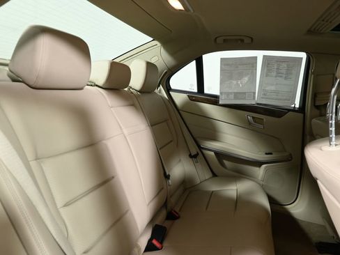 Used 2014 Mercedes-Benz E 350 4MATIC Sedan image 36