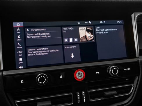 Used 2025 Porsche Macan image 28