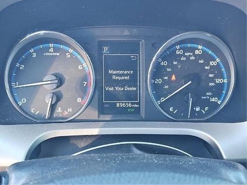 Used 2018 Toyota RAV4 Platinum FWD image 7