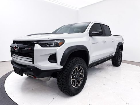 Used 2024 Chevrolet Colorado ZR2 AWD/4WD image 13