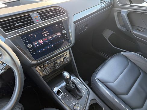 Used 2019 Volkswagen Tiguan S image 17