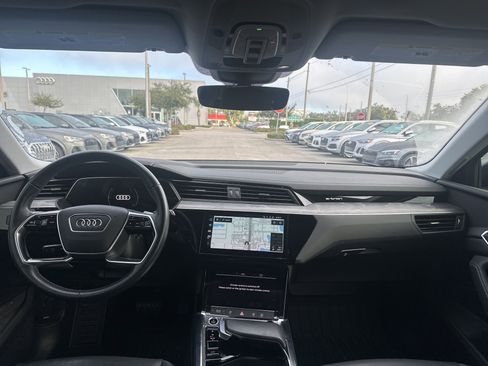Used 2022 Audi e-tron Premium image 8