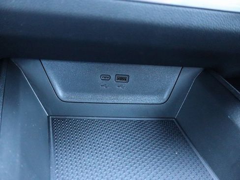 New 2026 Chevrolet Equinox LT w/ Convenience Package II image 18