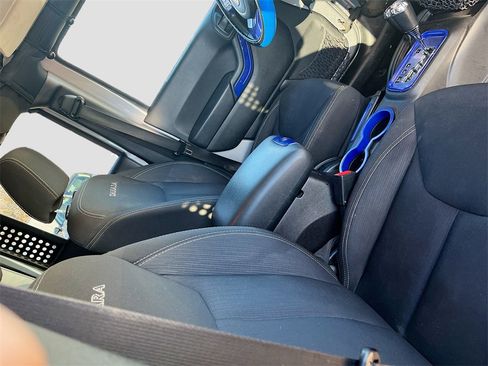 Used 2016 Jeep Wrangler Unlimited Sahara w/ Connectivity Group image 26