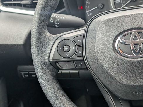 Used 2020 Toyota Corolla LE FWD image 17