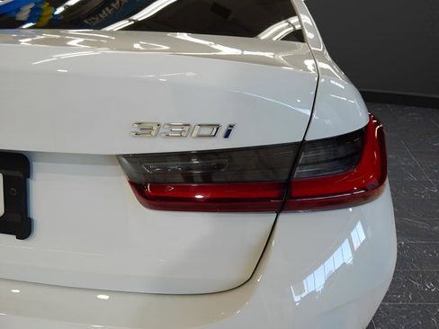 Used 2025 BMW 330i xDrive Sedan w/ M Sport Package AWD/4WD image 35