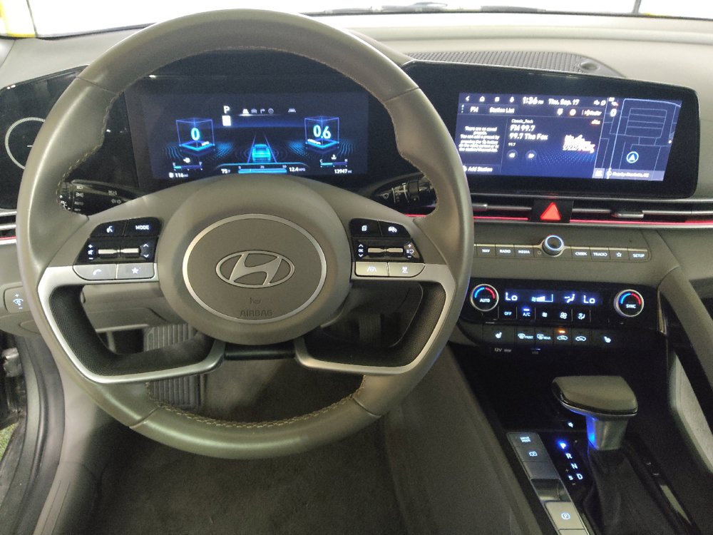 Used 2025 Hyundai Elantra SEL FWD image 22