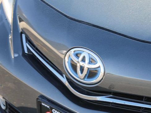 Used 2012 Toyota Prius V Five FWD image 9