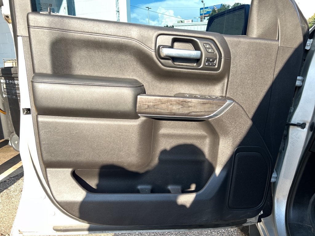 Used 2020 Chevrolet Silverado 1500 LTZ AWD/4WD image 9