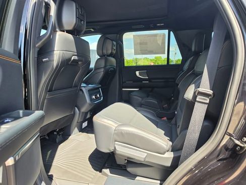 New 2026 Ford Expedition Tremor image 5