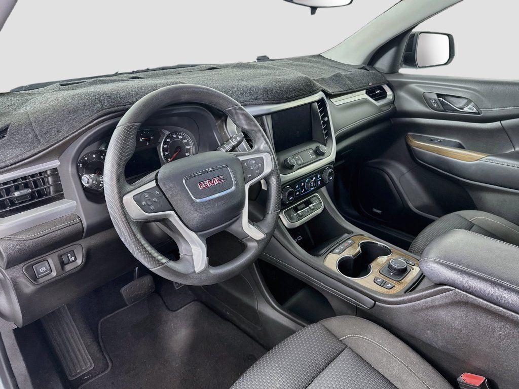 Used 2023 GMC Acadia SLE w/ Driver Convenience Package FWD image 9