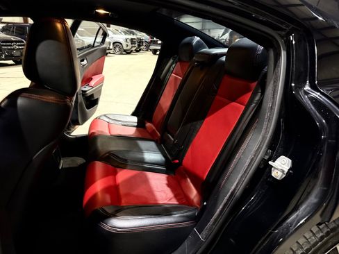 Used 2017 Dodge Charger R/T RWD image 18