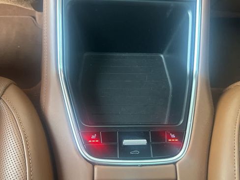 Used 2019 Porsche Panamera 4 image 25