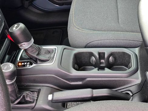 Used 2024 Jeep Wrangler Sport AWD/4WD image 16