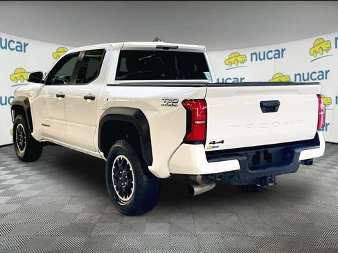 Used 2025 Toyota Tacoma TRD Off-Road image 4