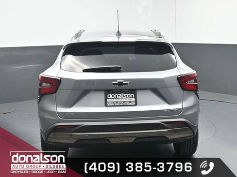 Used 2026 Chevrolet Trax ACTIV w/ Sunroof Package FWD image 4