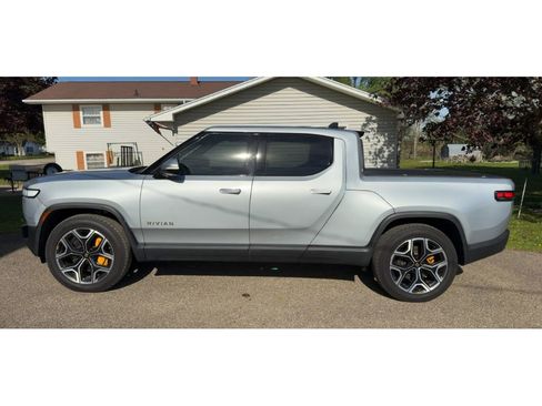 Used 2022 Rivian R1T Launch Edition AWD/4WD image 2
