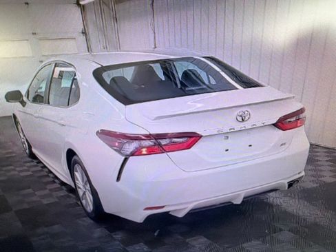 Used 2024 Toyota Camry SE FWD image 4
