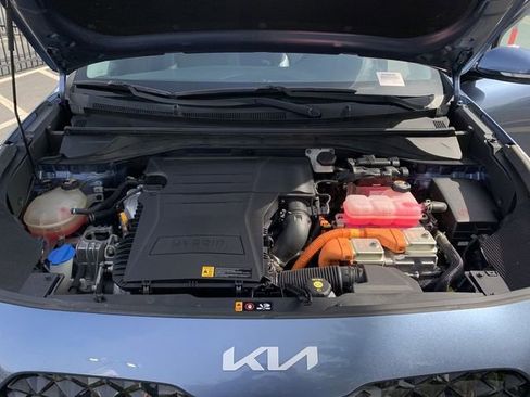 Used 2022 Kia Niro Touring Special Edition image 16