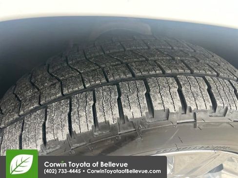 Used 2018 Chevrolet Suburban Premier image 27