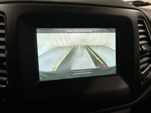 Used 2019 Jeep Compass Latitude w/ Popular Equipment Group image 13