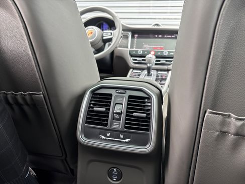 New 2026 Porsche Macan AWD/4WD image 19
