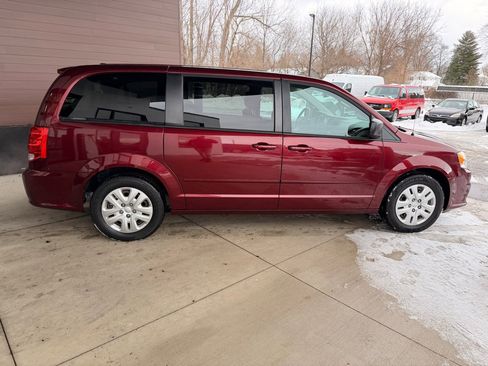 Used 2017 Dodge Grand Caravan SE w/ Power Window Group image 8