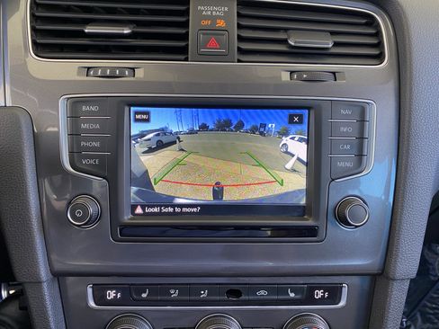 Used 2017 Volkswagen Golf Alltrack SEL image 4