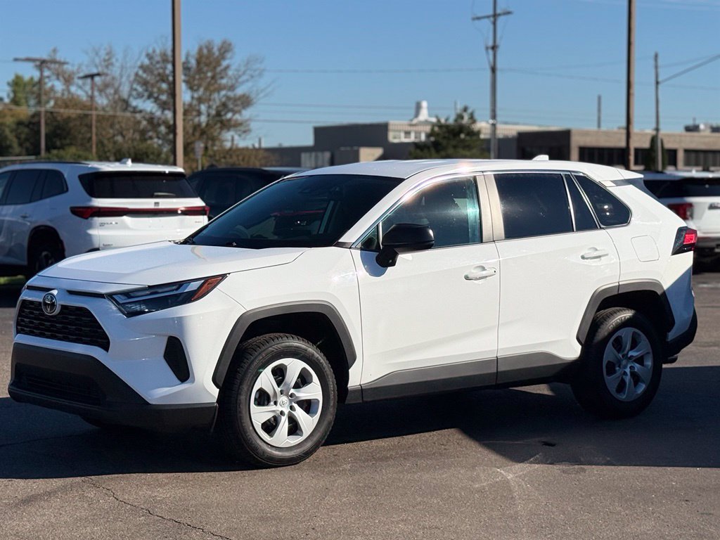 Used 2025 Toyota RAV4 LE FWD image 33