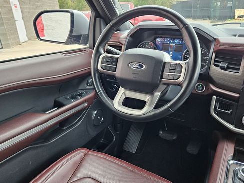 Used 2024 Ford Expedition Max Limited RWD image 9
