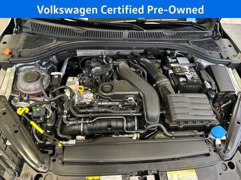 Certified 2025 Volkswagen Jetta SE w/ Sunroof Package image 26