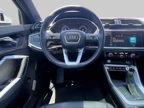 Used 2020 Audi Q3 2.0T Premium w/ Convenience Package AWD/4WD image 6