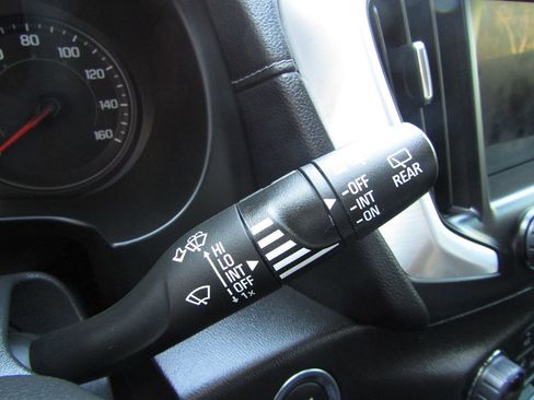 Used 2022 GMC Terrain SLT w/ Infotainment Package II image 11