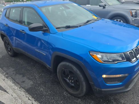 Used 2018 Jeep Compass Sport FWD image 3