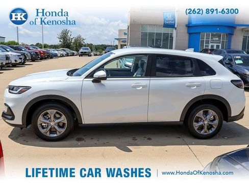 Used 2026 Honda HR-V LX image 2