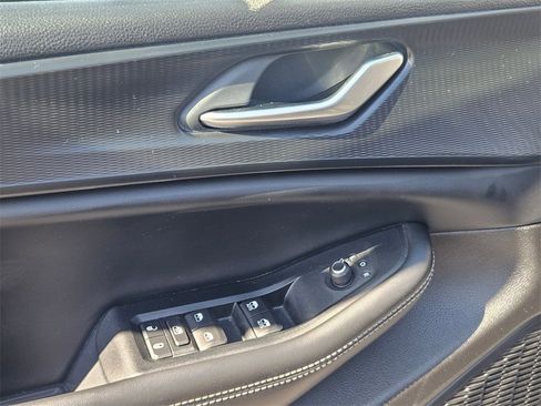 Used 2023 Jeep Grand Cherokee L Laredo image 11