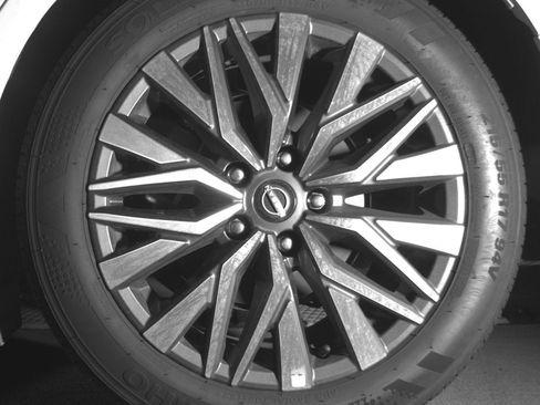 Used 2025 Nissan Altima 2.5 SV FWD image 14