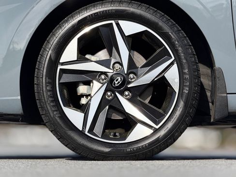 Used 2023 Hyundai Elantra Limited w/ Cargo Package image 18